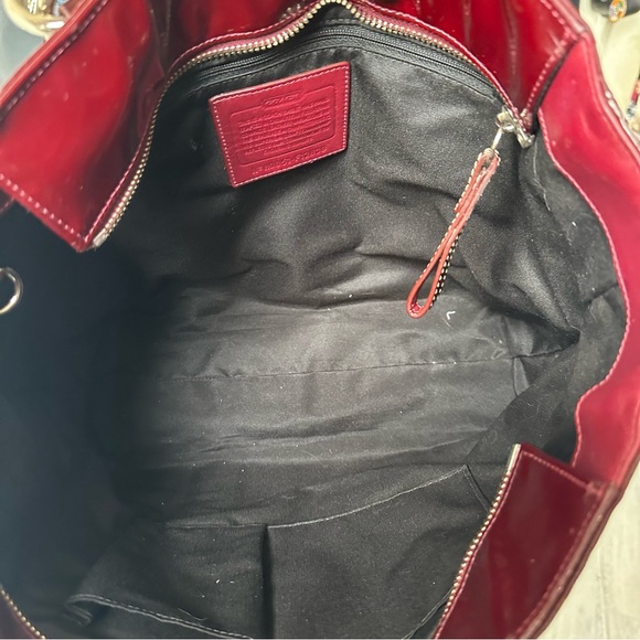 Y2K Coach Red East West Gallery Patent Leather Tote Side Turnlocks - Picture 9 of 10